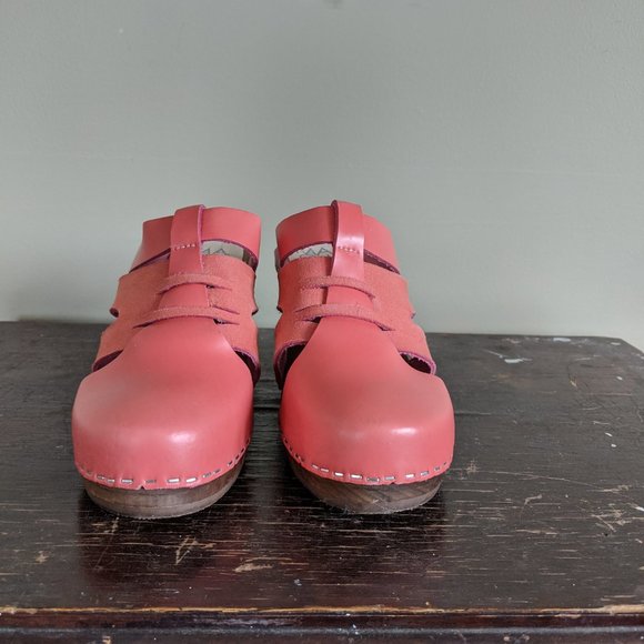 Coral Pink Maguba Leather and Wood Clogs - Picture 5 of 10